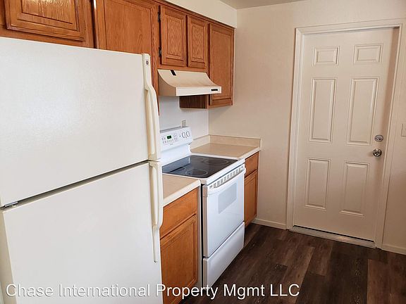 3rd image of 852 Round House Ln APT A