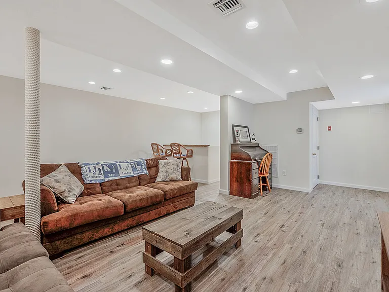 6 Bay Dr — Photo 21
