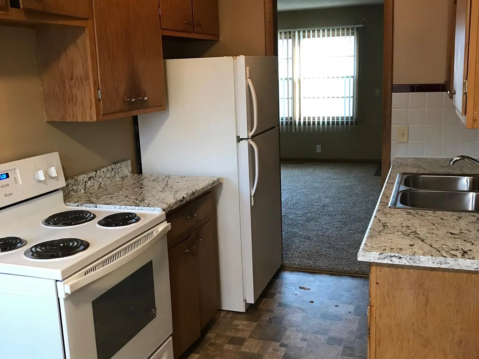 2 bed, 750 sqft, $850 — Photo 3