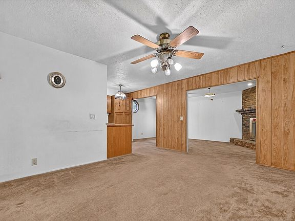 4th image of 2524 N Saint Augustine Dr