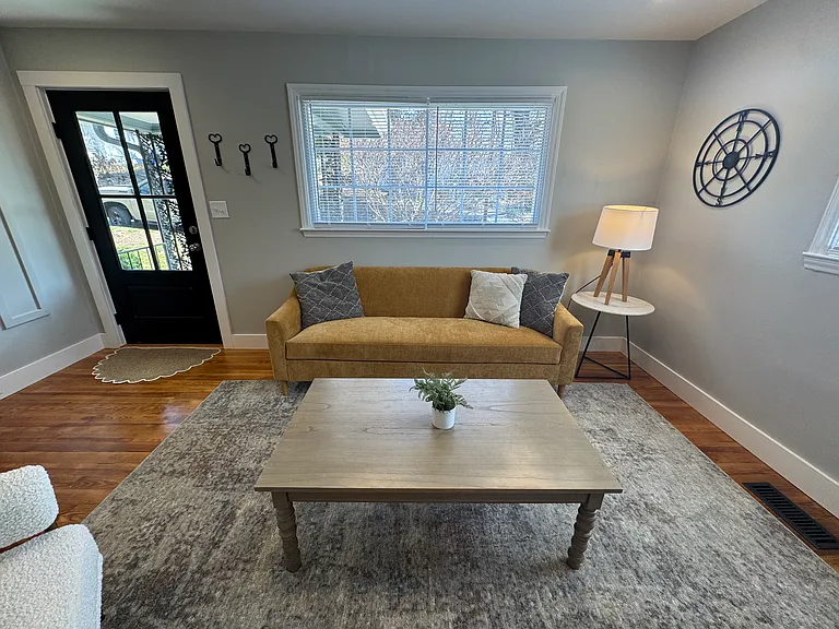 310 Crest Dr — Photo 10