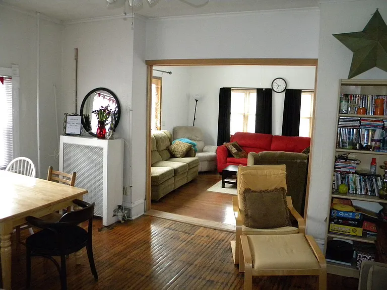 2215 Como Ave — Photo 10