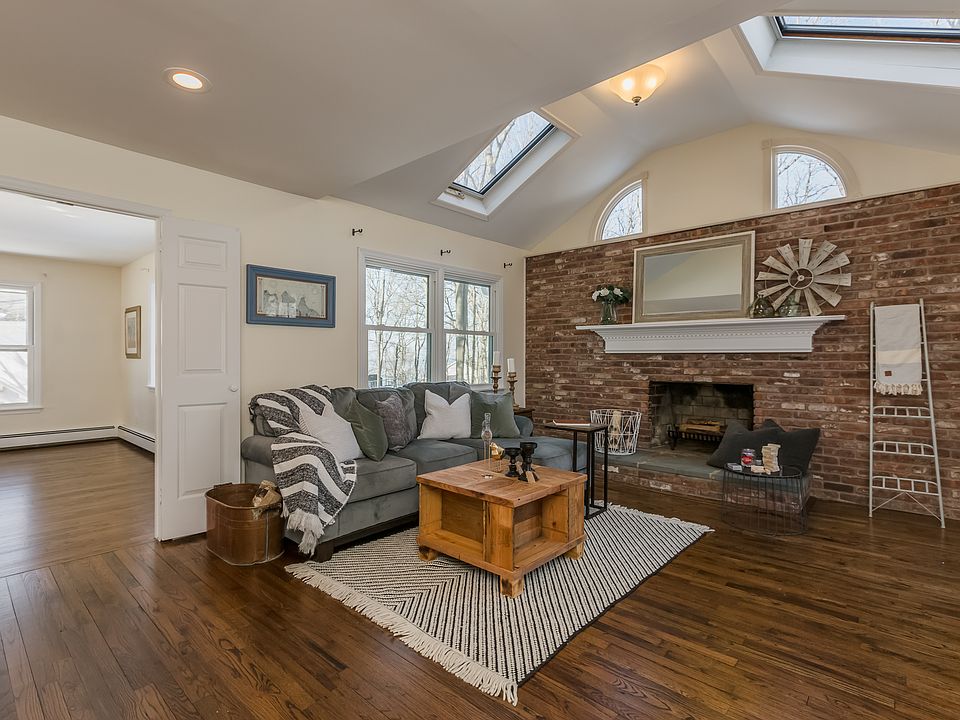 1st image of 2 Doyle Ct