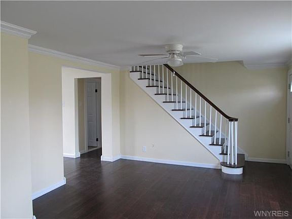 2nd image of 2637 William St