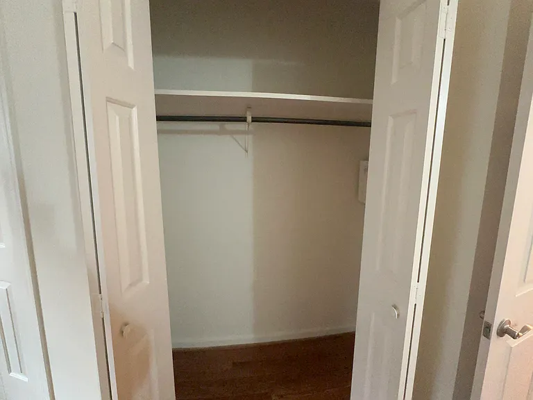 2905 Burch Ave #10 — Photo 31