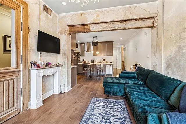 1 bed, 1.5 bath, 645 sqft, $1,850 — Photo 3