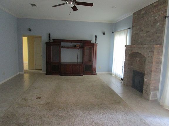 3rd image of 2 Summerwood Dr