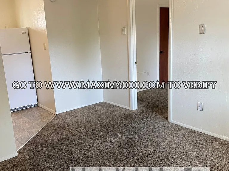 943 Rood Avenue — Photo 3