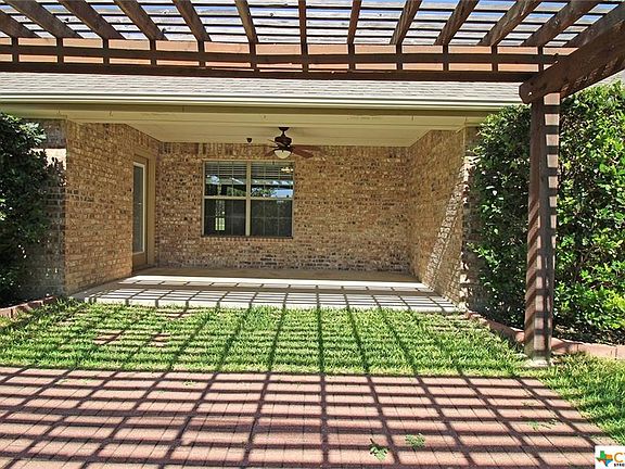 4th image of 3824 Oakridge Blvd
