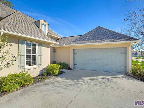 2nd image of 14695 Wisteria Lakes Dr