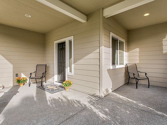 3rd image of 6318 Udall Ave SE