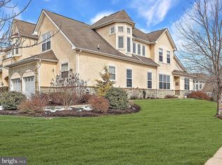45 Old Barn Dr, West Chester, PA 19382