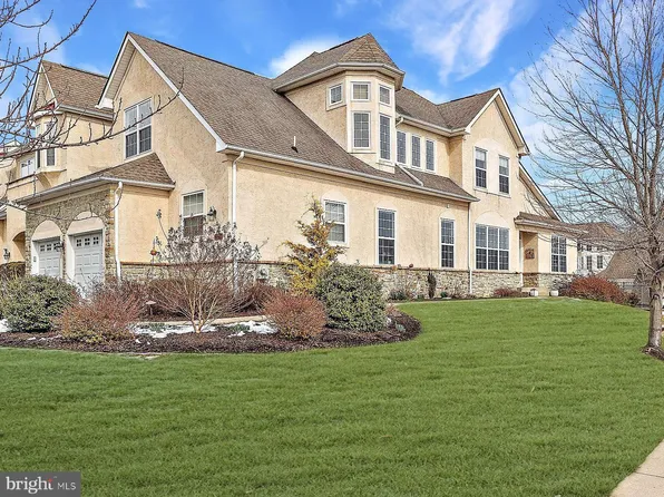 45 Old Barn Dr, West Chester, PA 19382