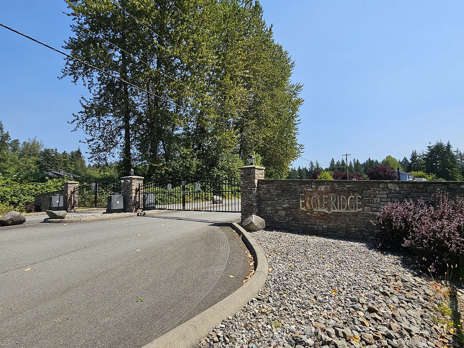 3 bed, 2.5 bath, 2584 sqft, $3,650 — Photo 4