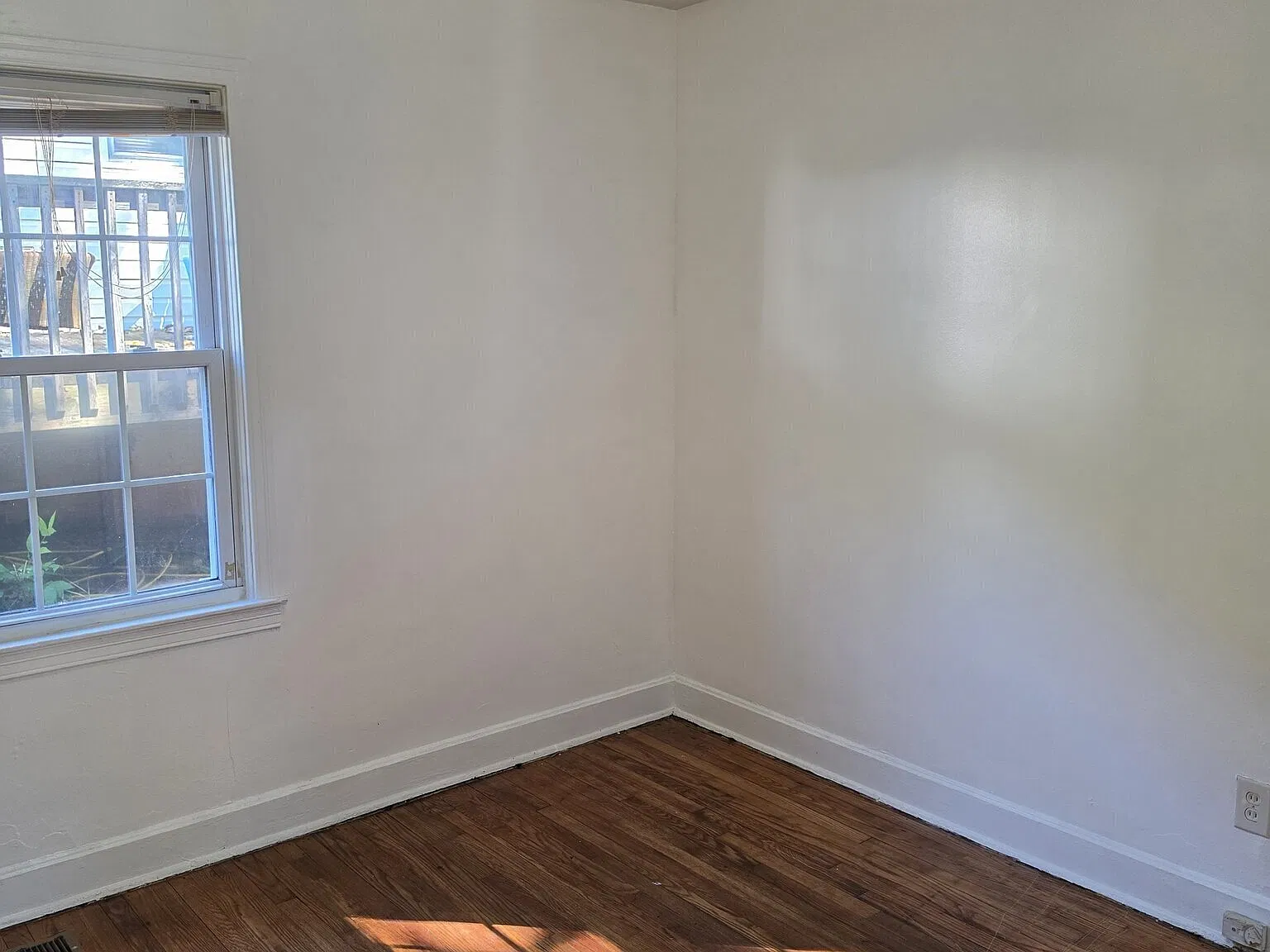 2 bed, 768 sqft, $1,000 — Photo 2