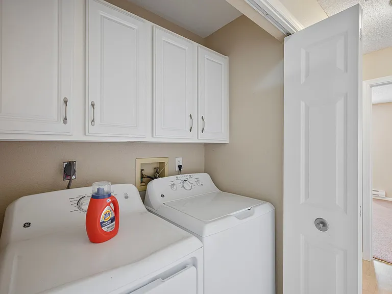 Somerset Oaks Apartments and Townhomes — Photo 12