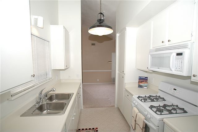 Light Bright Kitchen!