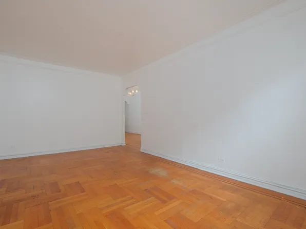 340 E Mosholu Parkway S image 5 of 10