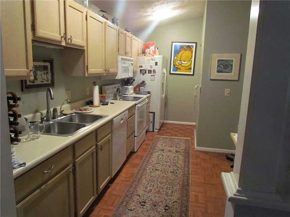 5th image of 8118 Brookmont Ct