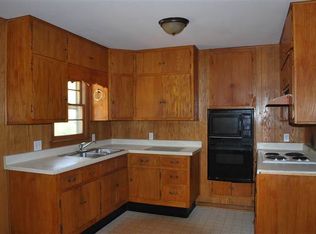 1910 SW Fairlawn Rd, Topeka, KS 66604