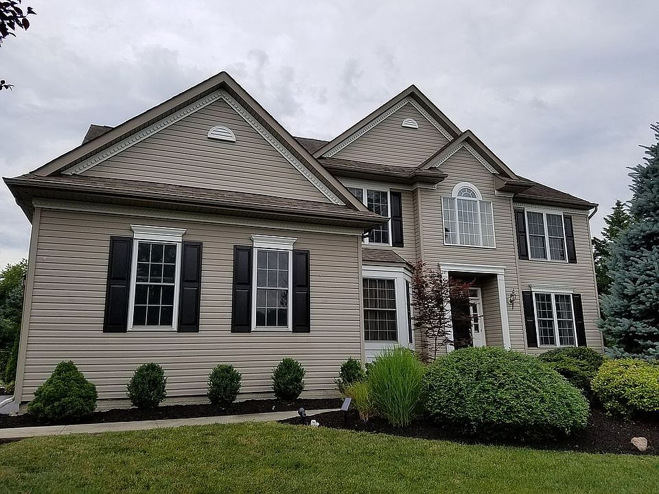 2nd image of 2 Compton Dr