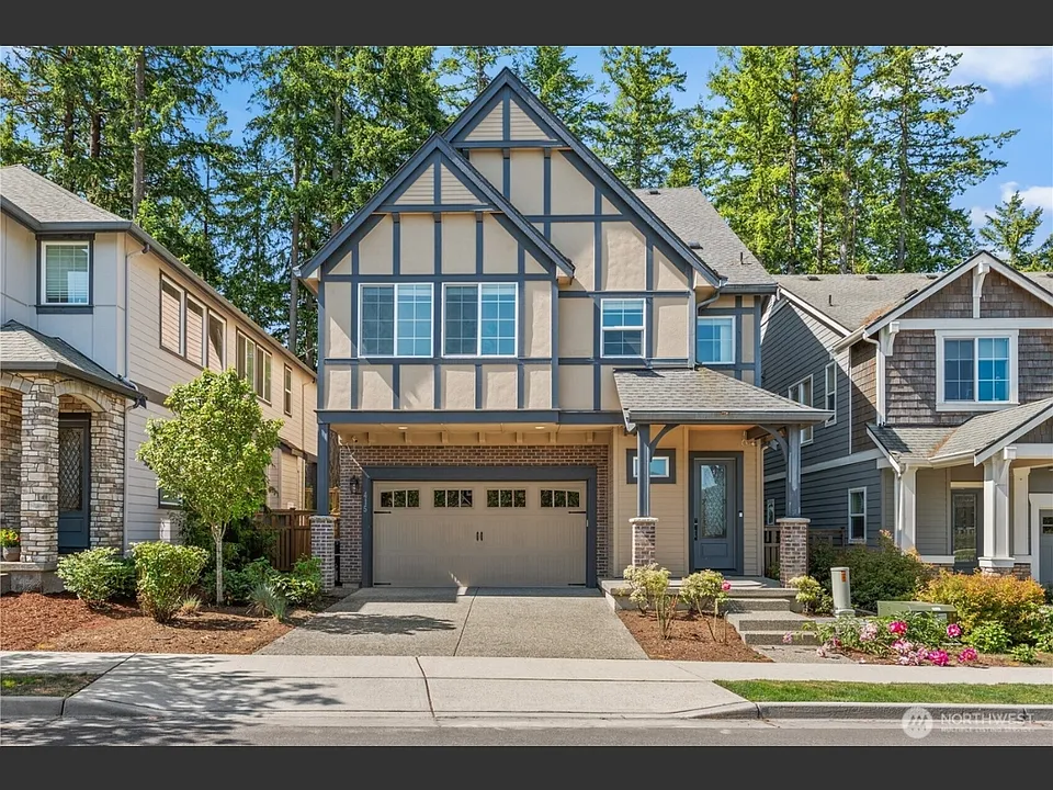 415 5th Ave NE