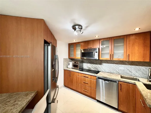 999 Brickell Bay Dr APT 1905, Miami, FL 33131