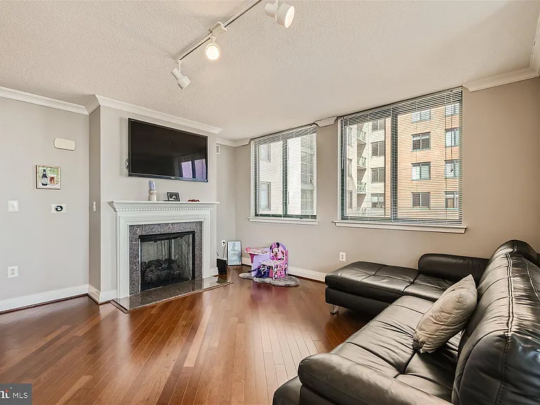 414 Water St #2302 — Photo 6