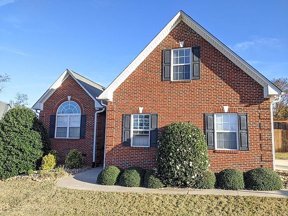 2nd image of 806 Ellington Park Dr