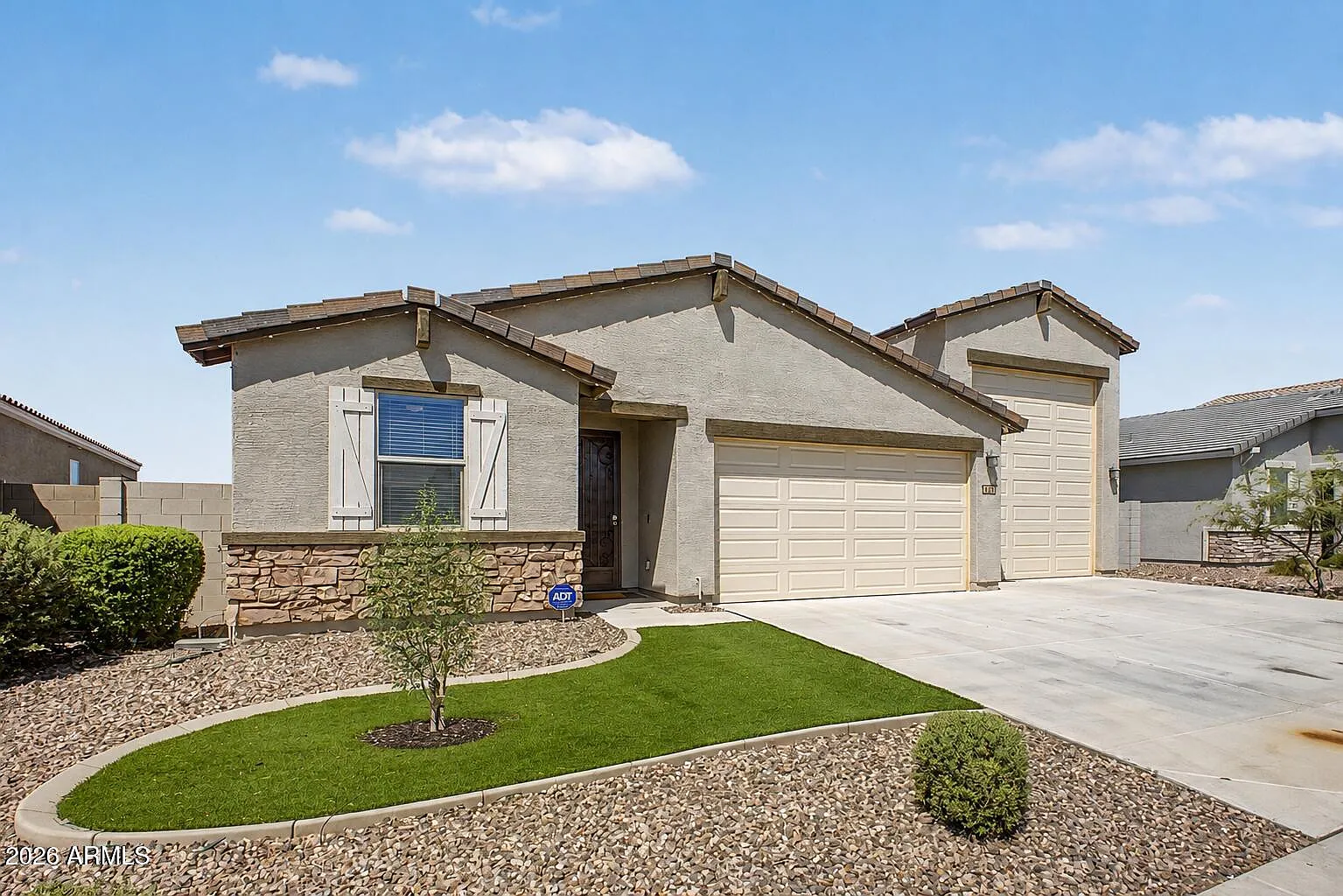 3 bed, 2.0 bath, 1566 sqft, $2,800 — Photo 2