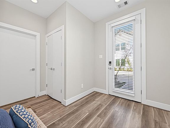 2nd image of 2610 Huntington Creek Ln