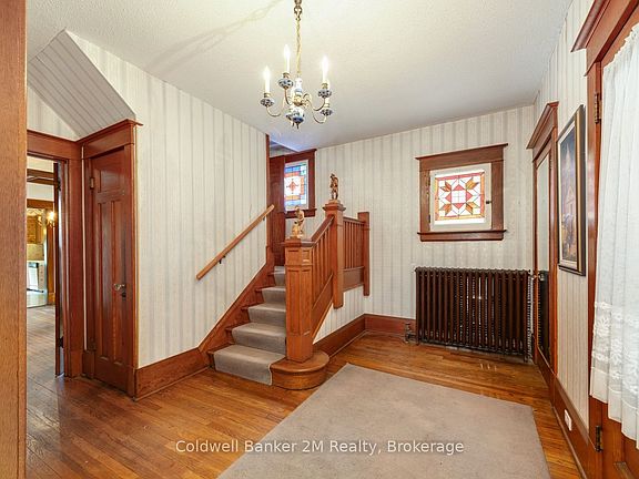 4th image of 408 Simcoe St N