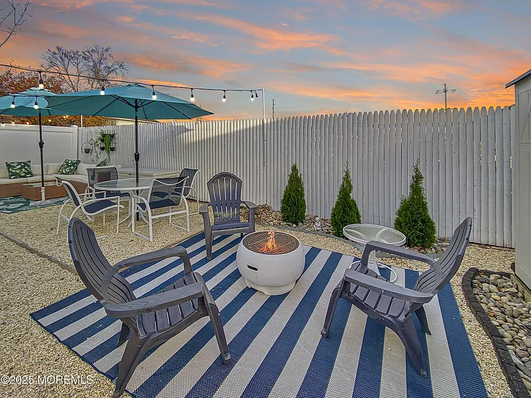 110 Curtis Pl — Photo 26