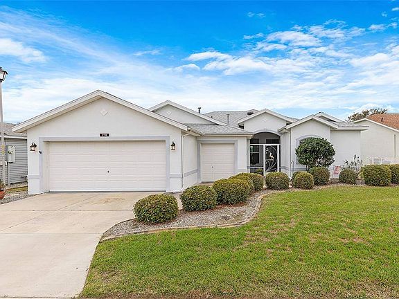3rd image of 218 Bentwood Dr