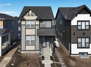 852 Midtown Dr SW, Airdrie, AB T4B5K9