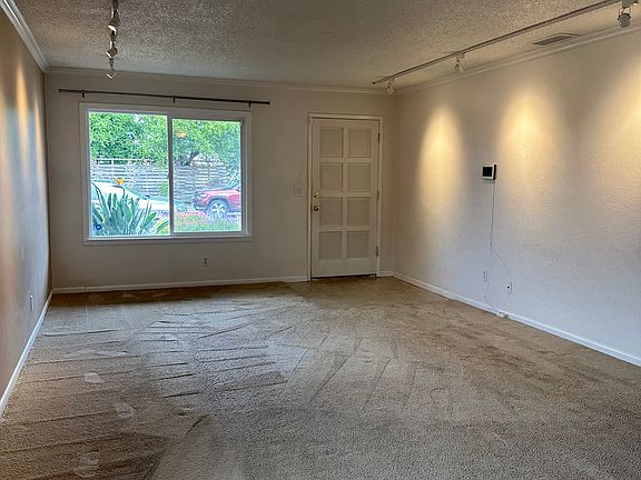 3rd image of 424 Lincoln Ave #424