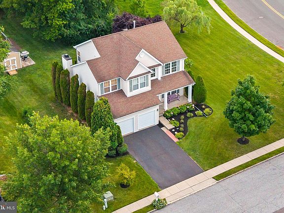 3rd image of 2 Haven Ln
