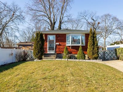 235 Waldo Street, Copiague, NY, 11726