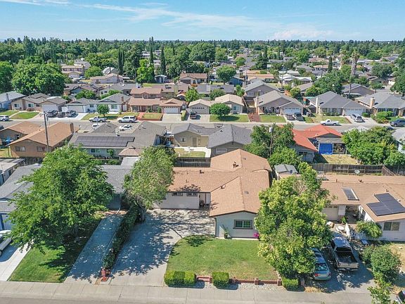3rd image of 630 Sierra Drive
