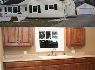 1718 Cambridge Dr, Kalamazoo, MI 49001