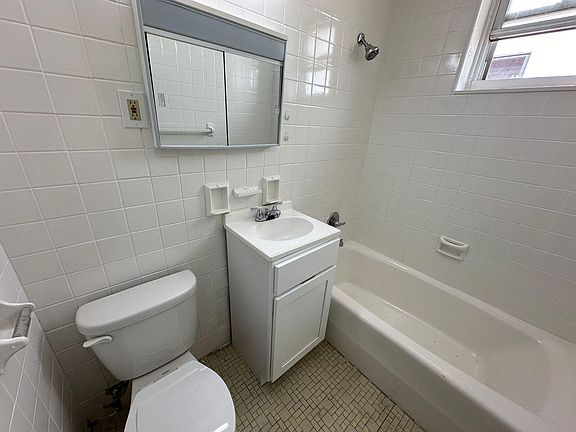 3rd image of 934-36 Pavonia Ave #7