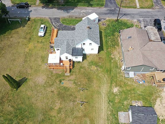 5th image of 9 Walcott St