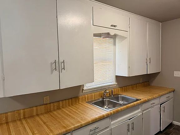 4th image of 1334 Regent St