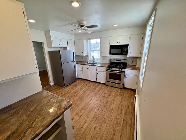 37 Fowle St — Photo 15