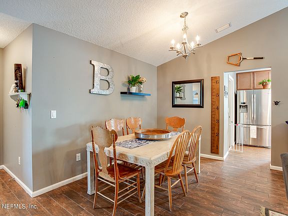 3rd image of 3707 Summit Oaks Dr