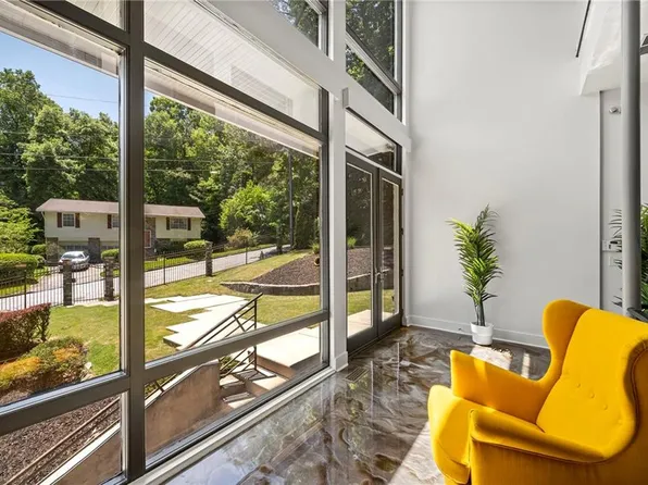 643 Larchmont Cir NW, Atlanta, GA 30318