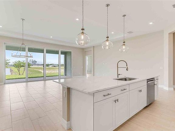 5th image of 1017 LILIANA DRIVE
