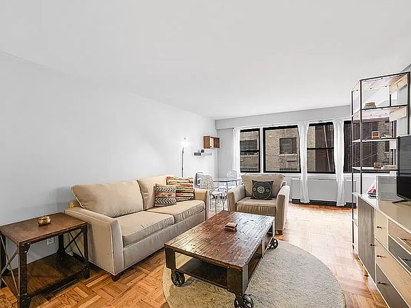4th image of 55 E 9th St APT 7P