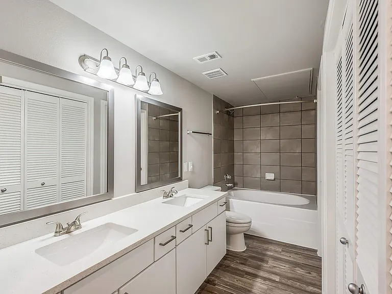 The Grayson at Baybrook — Photo 12