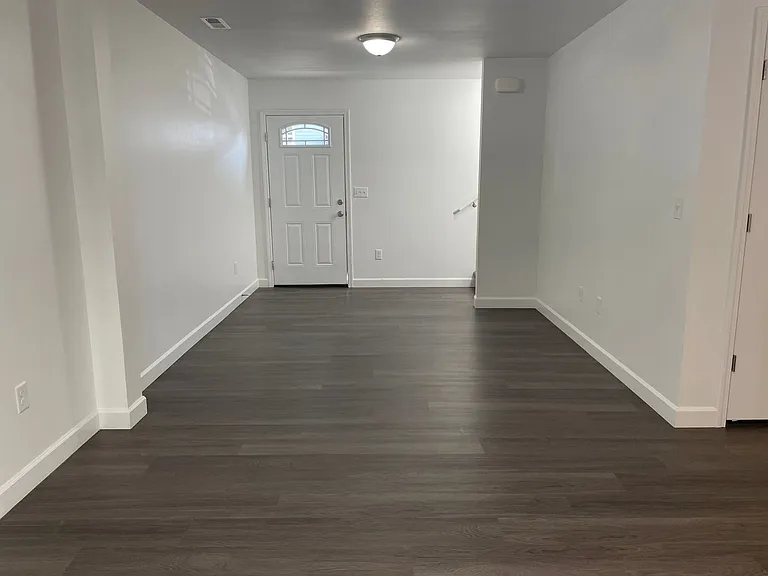713 3rd Ave NE — Photo 4